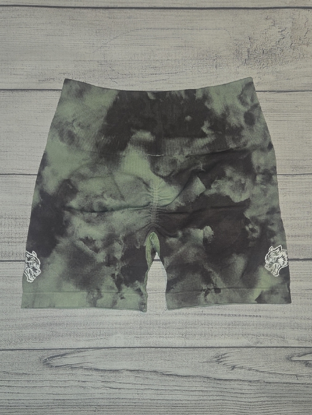 Darc Sport Wolves Forever Everson Seamless Shorts Green Size S NWOT - Picture 2 of 6
